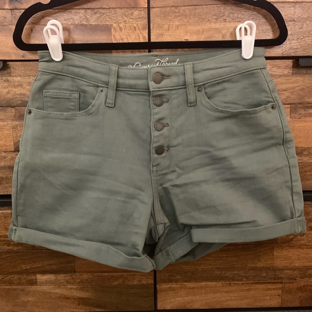 UNIVERSAL THREADS button fly shorts